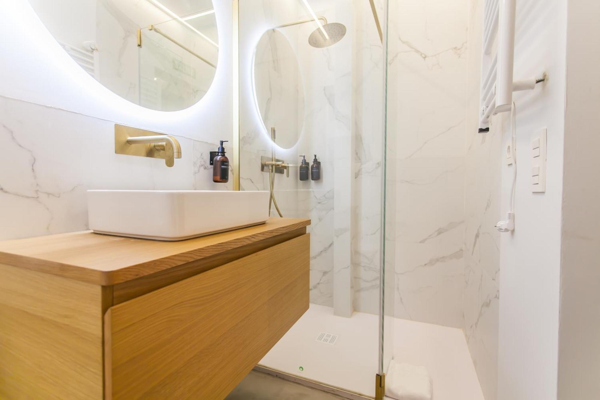 Guernica Luxury Duplex - Location, Light, And Art Leilighet Madrid Eksteriør bilde