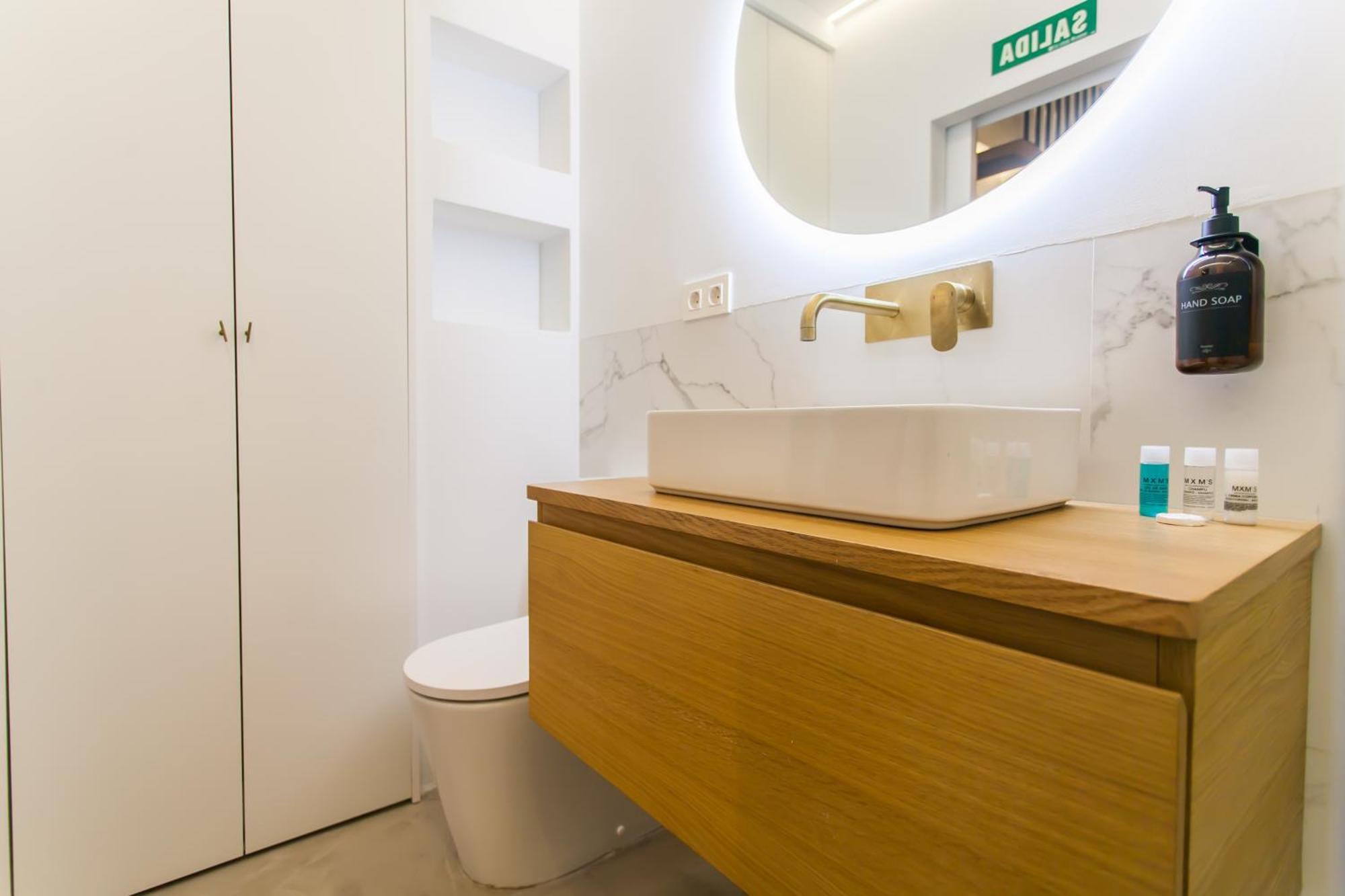 Guernica Luxury Duplex - Location, Light, And Art Leilighet Madrid Eksteriør bilde